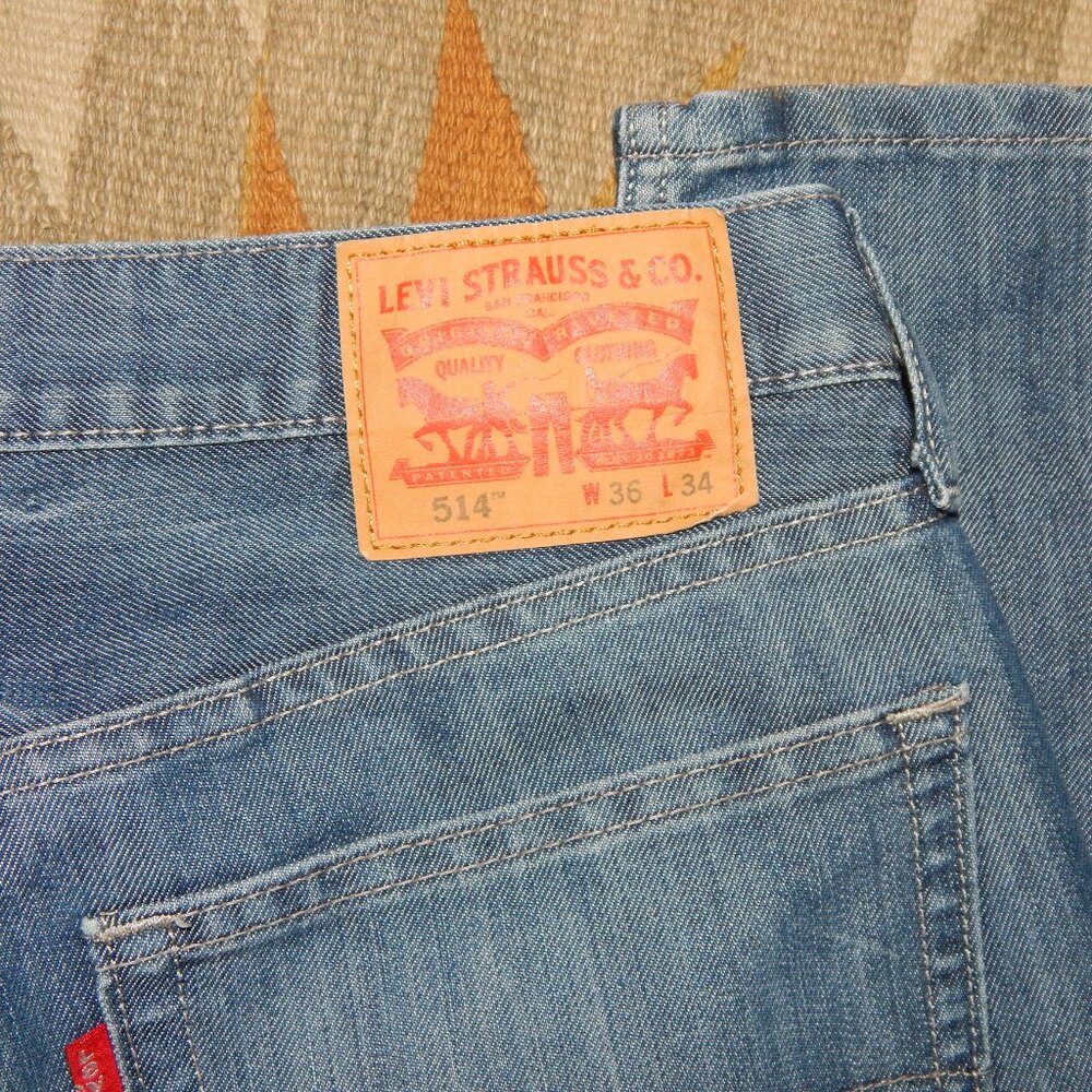 Levi's 514 - 36 x x34 Medium Wash Denim Levi Strauss Levis Blue Jeans - VNGUC - Picture 2 of 5